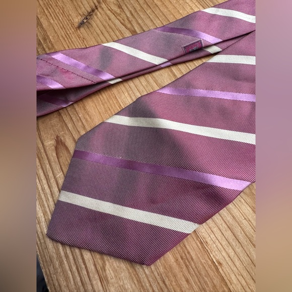 Burberry London Silk Tie - Picture 2 of 9